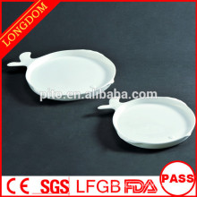 2015 new design white porcelain fish shape plate